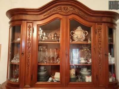Complice anche la rivoluzione avvenuta nella scelta dell�arredamento delle case, le quali non prevedono pi� le classiche credenze da salotto dove venivano posti uno accanto all�altro cornici e ricordi